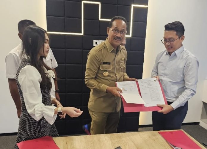 Bupati Sumba Tengah danb Desa Digital