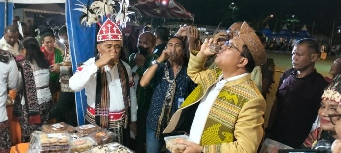 Gubernur dan Minuman Arak Alor