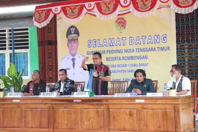 Gubernur di Sabu 1