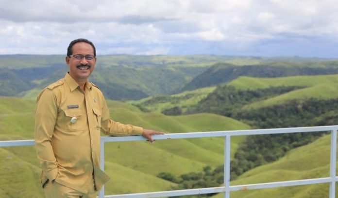 Bupati Paulus