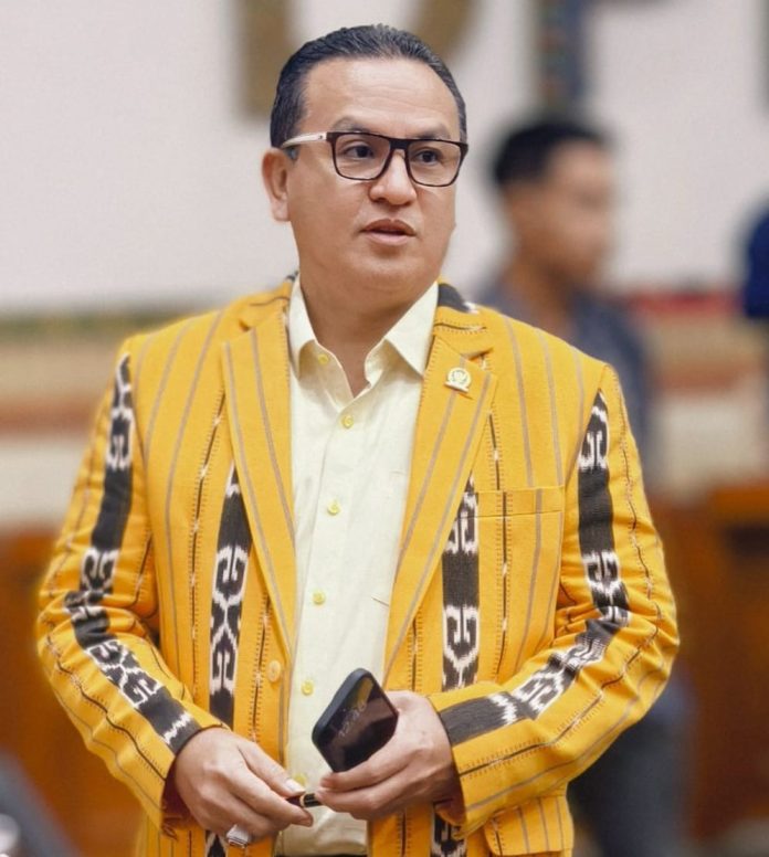 Umbu Rudi Kabunang Apresiasi Kajati NTT