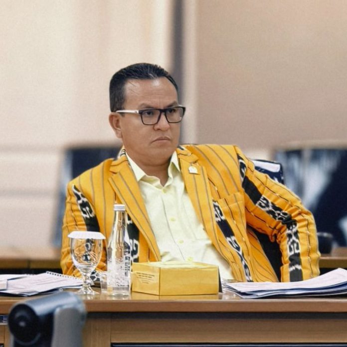 Umbu Rudi Kabunang DPR RI