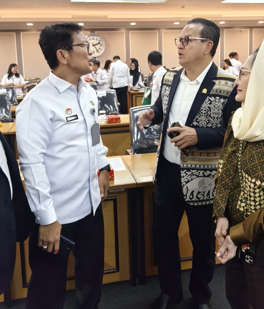 Dua Embung Sumba Tengah: Perjuangan Dr. Umbu Rudi Kabunang Membuka Pintu Lahan Kemenhum
